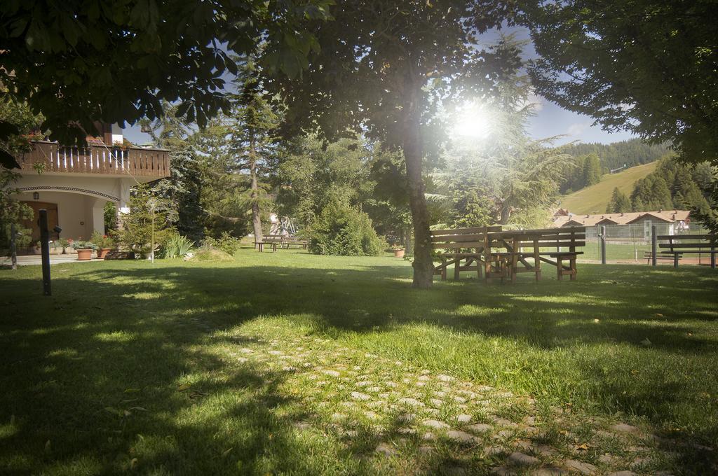 Grand Hotel Biancaneve Folgaria Exterior foto